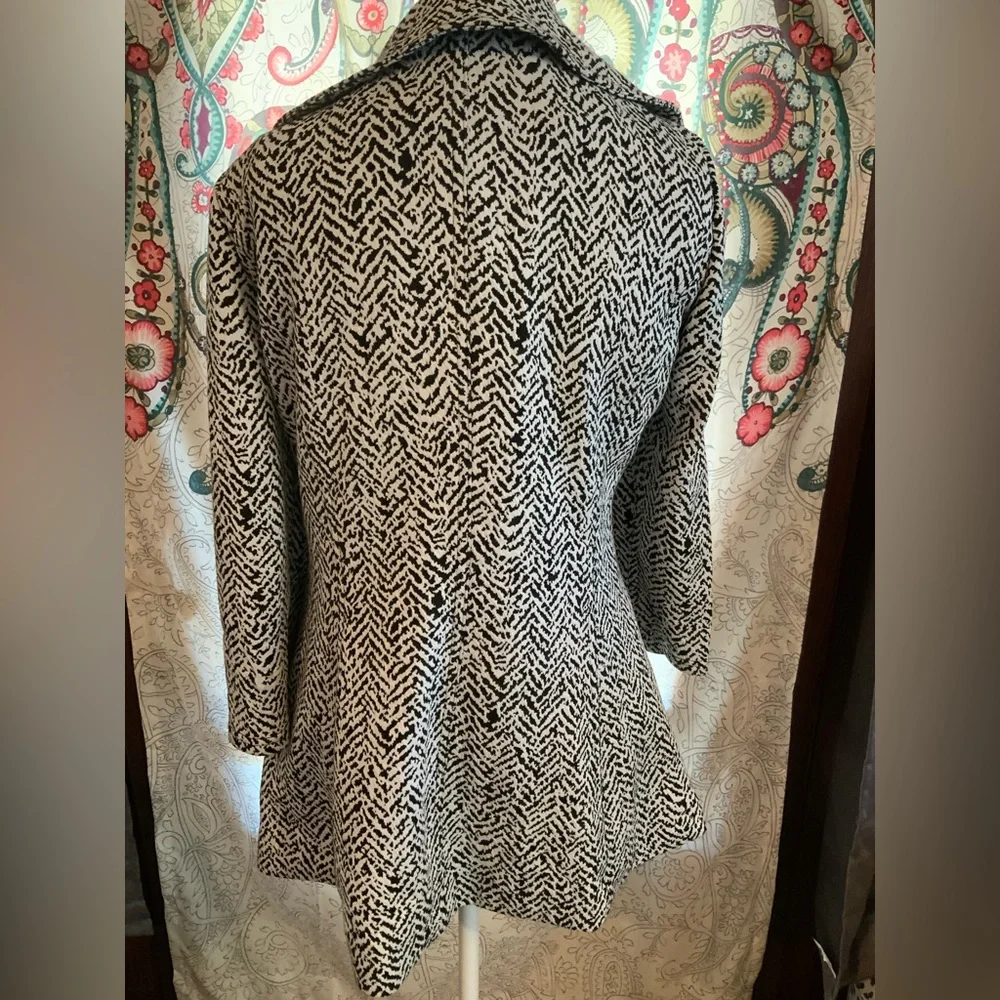 NWOT Calvin Klein Black and White Textured Jacquard Cardigan Blazer Size 4